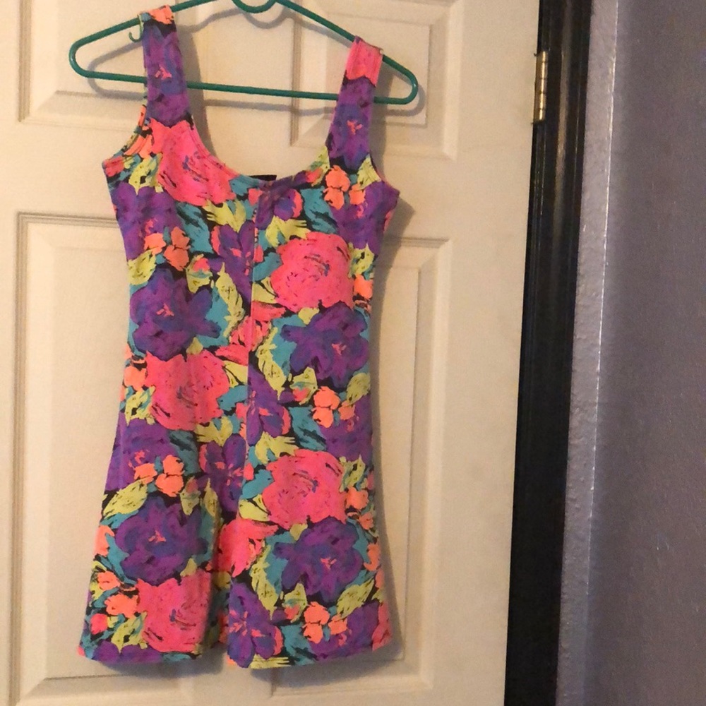 Little cotton shorty dress or cover up.